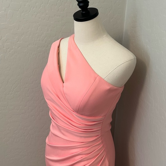 NEW JOVANI SZ 4 BLUSH ASYMMETRICAL ONE SHOULDER FORM FIT FORMAL EVENING GOWN - Picture 4 of 16